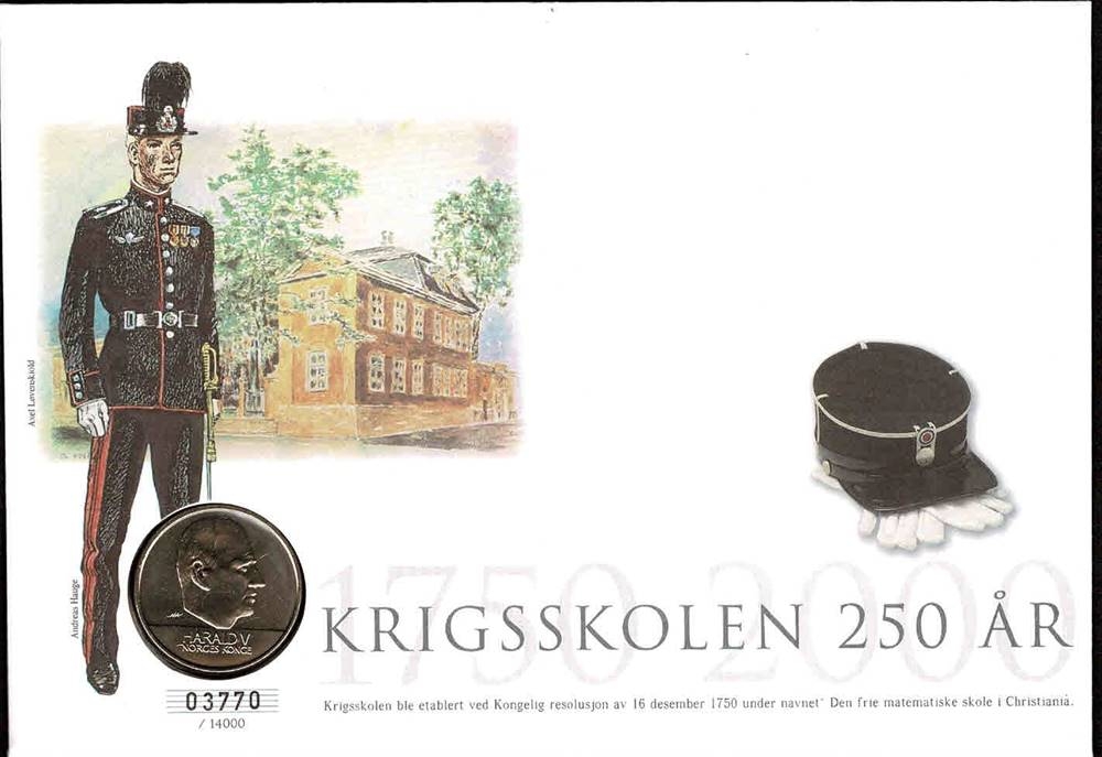 Mynt: 20 krone 2000, Kong Harald V's portrett. Frimerker: 2 jubileumsfrimerker utgitt av Posten. Motivene viser gammel og ny tid ved Krigsskolen. Stempel: førstedagsstemplet 02.06.2000, gjengir Krigsskolens jubileumslogo. Opplag: 14.000 //Bakark medfølger